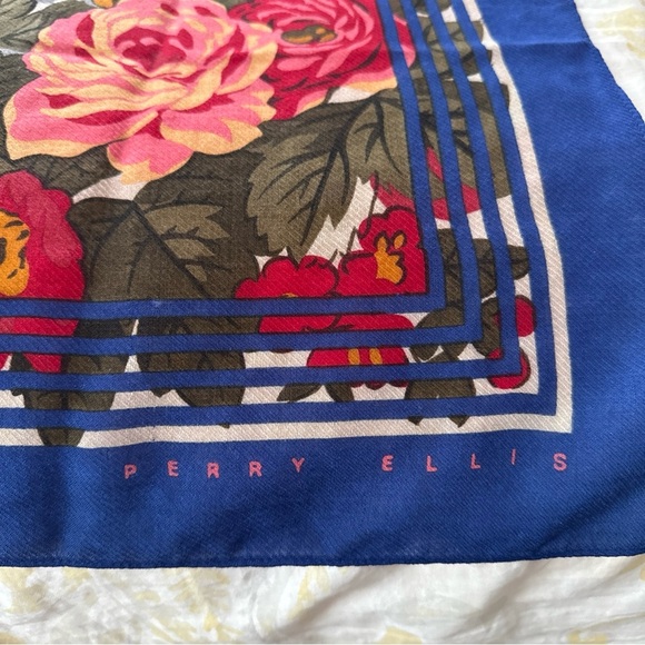 Perry Ellis Blue Floral Scarf - Picture 4 of 8